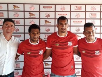 Comercial apresenta elenco e marca amistoso no Mato Grosso 
