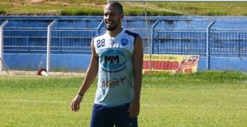 Comercial contrata mais dois jogadores e disputará campeonato com 27 atletas