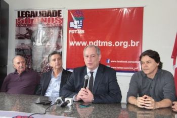 Em vista a Campo Grande, Ciro Gomes diz que renuncia é um ato de dignidade que Michel Temer não tem