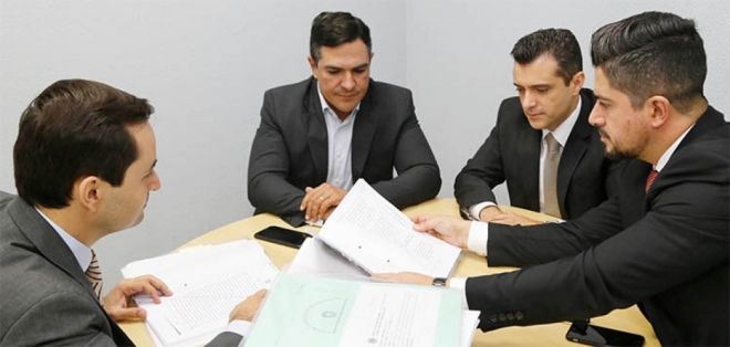 ColunaMarcoEus&eacute;bio