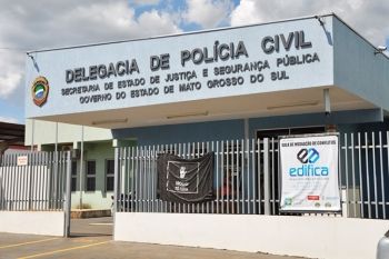 Carreta com fertilizantes é alvo de quadrila em rodovia de Mato Grosso do Sul