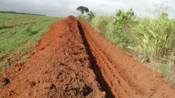 Fazendeiro é multado por construir drenos para escoamento de águas pluviais  