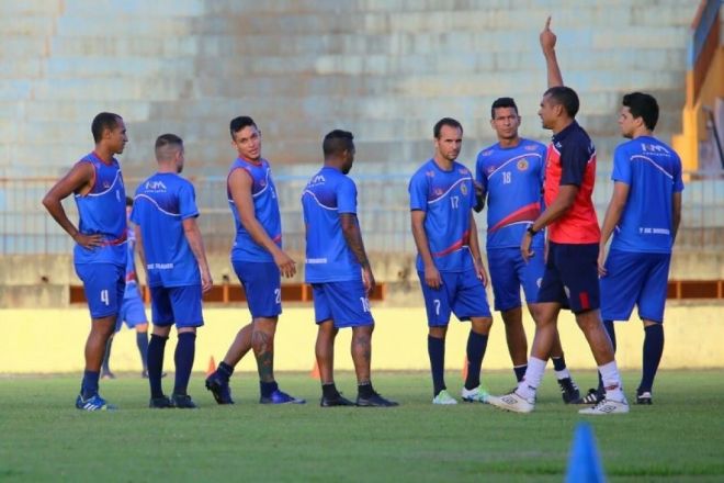 Atacante pode desfalcar o Sete contra Aparecidense