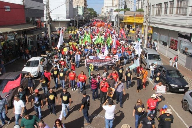 Greve tem baixo número de participantes em protesto contra reforma trabalhista