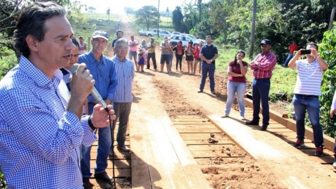 Marquinhos Trad inaugura ponte e recupera estradas do Distrito de Rochedinho