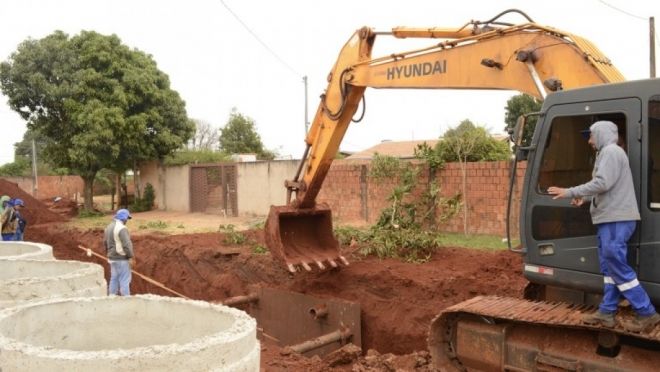 Prefeitura inicia obra de drenagem para pavimentação em bairro da Capital