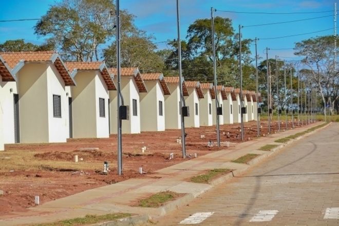 Governador entrega 47 casas em Bataguassu e autoriza obras em outras áreas