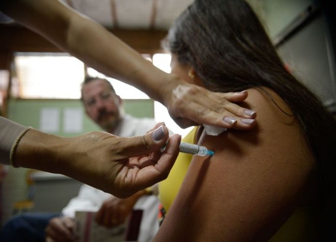 Governo amplia público-alvo de vacinas de HPV para adultos até 26 anos