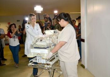 31-08-2017 23:00:00 	Bebê que foi gerado no ventre da mãe, morta, sai da UTI da Santa Casa