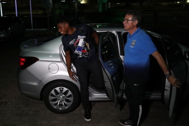 Jemerson se apresenta e Seleção volta a ficar completa