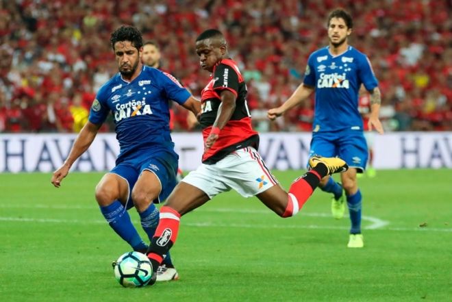 Flamengo e Cruzeiro começam iguais decisão da Copa do Brasil