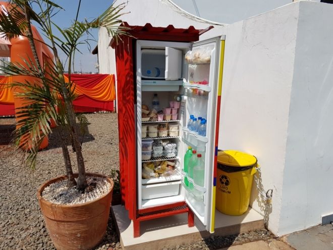 Projeto “Geladeira Solidária” garante comida saudável e de graça para população carente