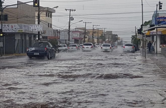 Chuva na rua Rui Barbosa
