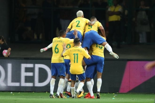 Brasil vence Chile e tira adversário da Copa do Mundo