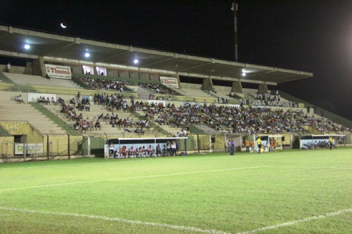 Est&aacute;dio Madrugad&atilde;o - Tr&ecirc;s Lagoas