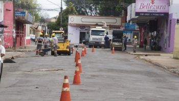 Prefeitura e Águas Gurariroba retomam recapeamento da Rua Yokoama