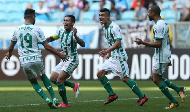 Com vitórias, Palmeiras e Santos se aproximam e torcem contra o Corinthians