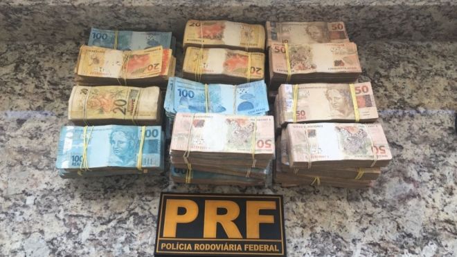 Quase R$ 300 mil em notas falsas comprariam mercadorias contrabandeadas