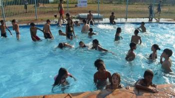 Espaço de lazer oferece banho de piscina aos fins de semana na Capital