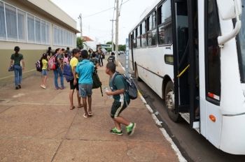 Pais e responsáveis poderão acompanhar alunos da educação infantil em transporte coletivo