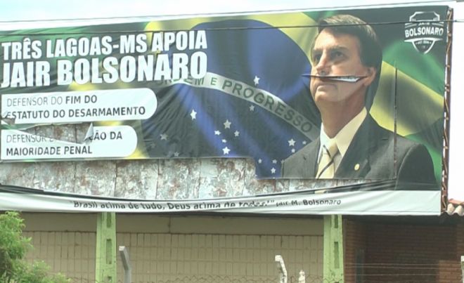 “Demos uma facadinha, já que não pega fogo”, diz universitário sobre vandalismo em outdoor do Bolsonaro