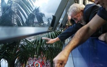 Lula fecha negociação com PF e decide se entregar