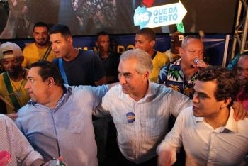 Reinaldo viaja para Corumbá para garantir apoio à sua reeleição 