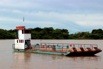 Travessia de balsa no Pantanal é interrompida