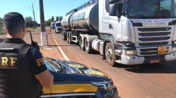 Governo publica medidas para cumprir acordo com caminhoneiros, mas protestos continuam 