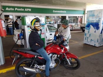 Gasolina volta a ser encontrada em 100% dos postos da Capital, mas greve continua