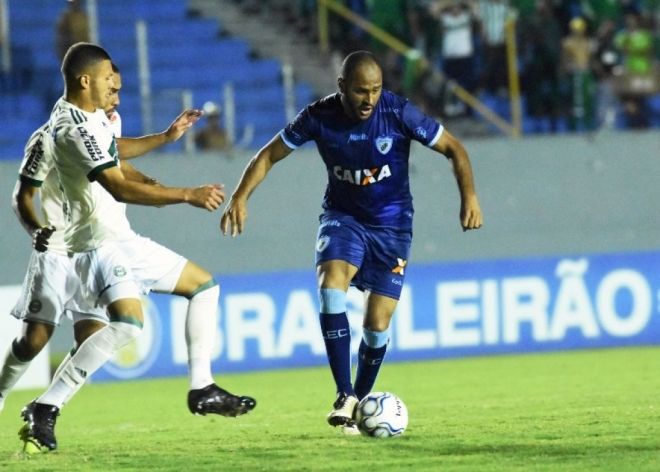 Em jogo de muitos Gols, Londrina vence clássico com Coritiba 