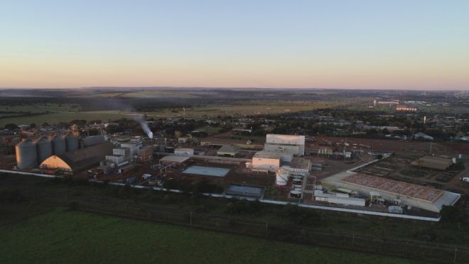 “Trocamos impostos por emprego”, afirma governador, ao inaugurar