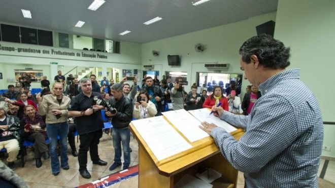 Prefeito sanciona lei que democratiza eleições para diretores