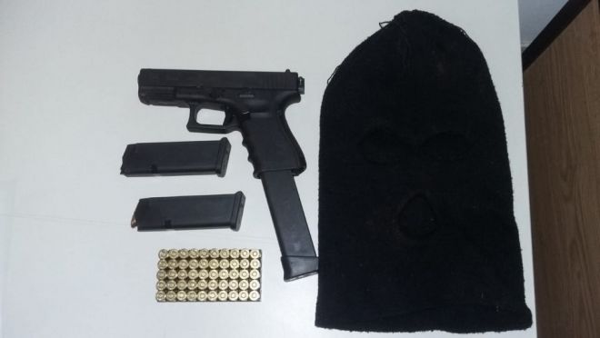 Polícia prende homens com pistola austríaca de alto poder de fogo