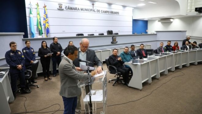 Prefeito assina Plano de Cargos e Salários da Guarda Municipal de Campo Grande