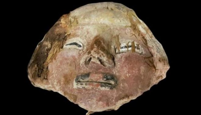 Parede de 3.800 anos de antiguidade é descoberta no Peru