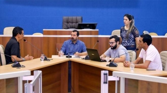 Comissão apura possíveis irregularidades na compra de computadores para Rede Pública de Ensino