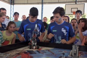 Estudantes participam de torneio de robótica em Naviraí