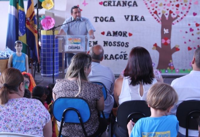 Alunos da Reme recebem novos uniformes