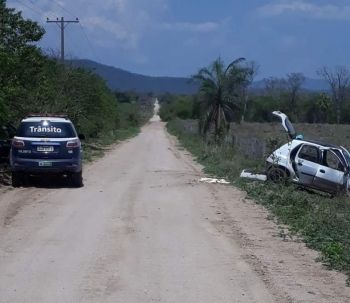 Carro furtado é recuperado no Taquaral após capotamento