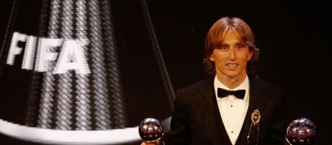 Modric vence prêmio de melhor jogador do mundo; Marta é a melhor entre as mulheres pela 6ª vez