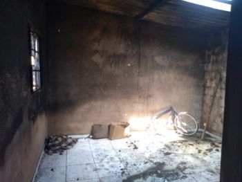 Mulher provoca incêndio na própria residência em Três Lagoas