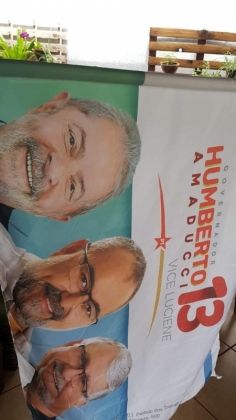 PF apreende material de campanha do PT com Lula como candidato