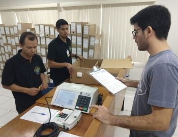 Urnas eletrônicas começam a ser entregues para Eleições em Corumbá