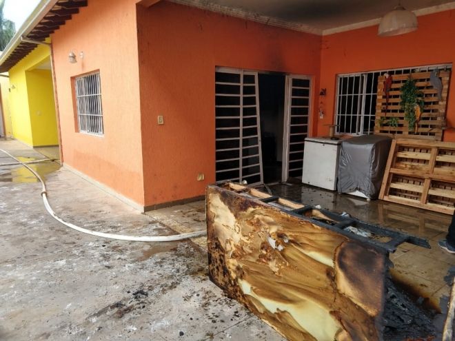 Conforme morador, prejuízos podem chegar até R$ 40 mil por conta do incêndio