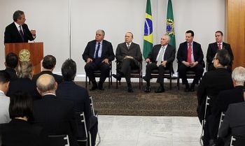União irá repassar R$ 1 bilhão para estados e municípios