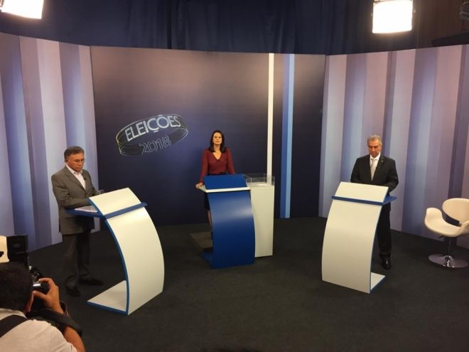 Candidatos trocam acusações e apresentam poucas propostas em encontro na TV Morena
