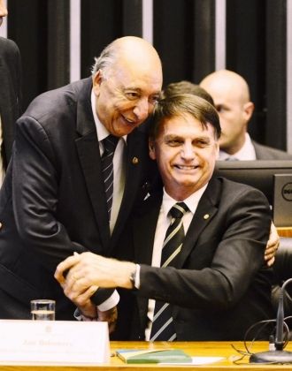 Durante visita ao Congresso, Bolsonaro se encontra com Pedro Chaves