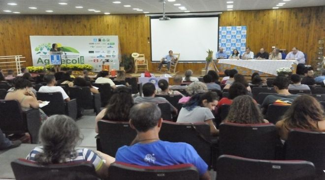 Evento sobre agroalimentares reúne pesquisadores do Brasil e de cinco países