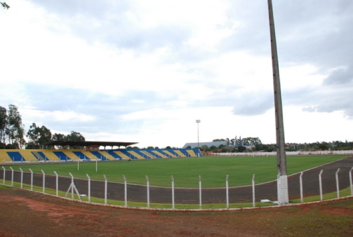 Apenas um est&aacute;dio tem condi&ccedil;&otilde;es de receber partidas, diz FFMS